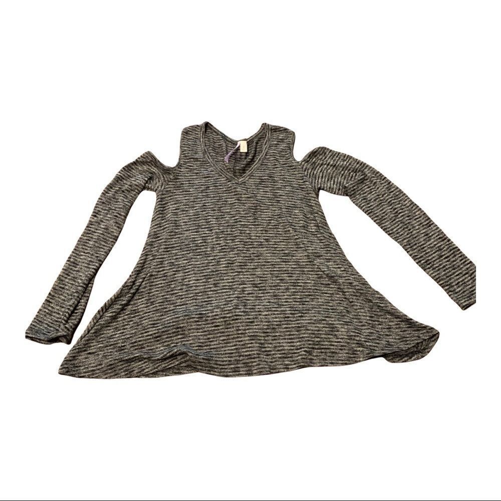 Alya Cold Shoulder Long Sleeve V neck Sweater Top